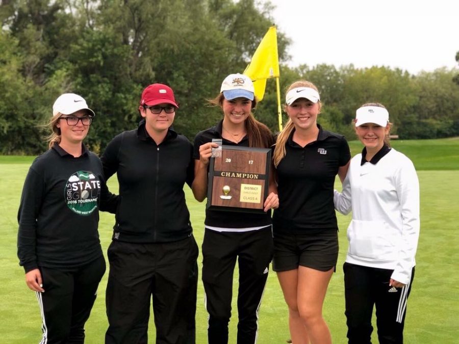 Girls golf holds their first ever Districts trophy 