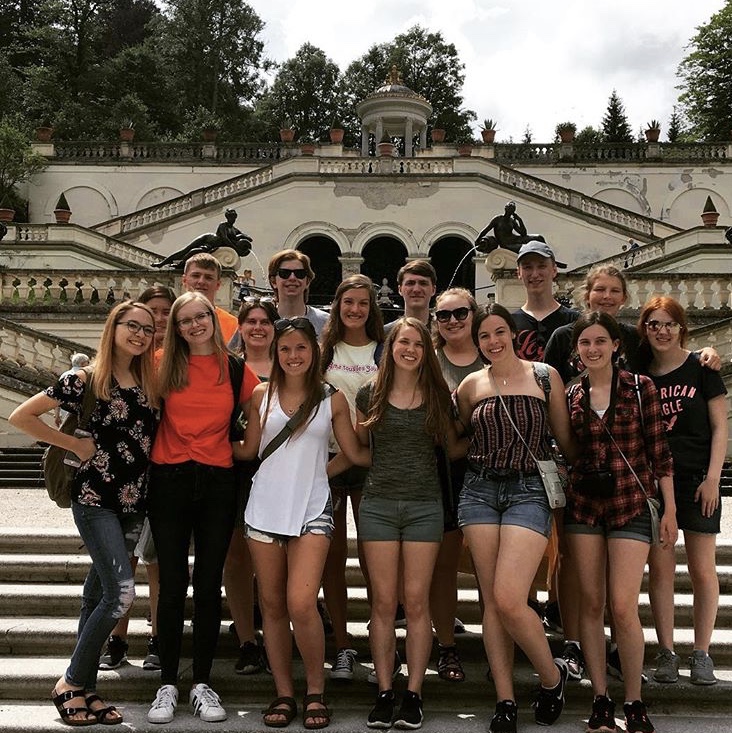 All 19 Wildcats in front of Linderhoff castle in Germany. 