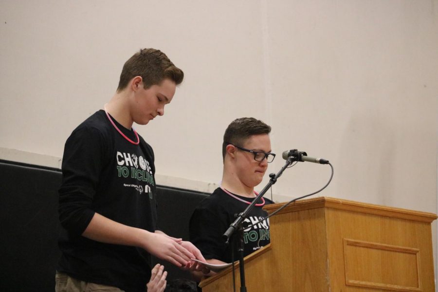 Sophomore Hogan Wright and unior Joey Drwal gave a partner speech at the Unified Banner Presentation.
