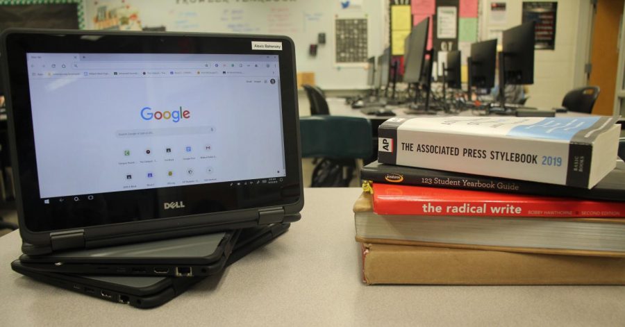 textbooks vs notebook computers