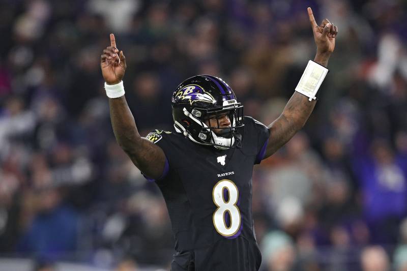 Lamar+Jackson+celebrates+a+touchdown+in+the+Ravens%E2%80%99+Week+11+game+against+the+49ers.+The+Ravens+would+win+20-17+on+a+field+goal+as+time+expired.+Both+teams+were+at+the+top+of+the+league+when+the+game+took+place%2C+and+it+certainly+lived+up+to+the+hype.+