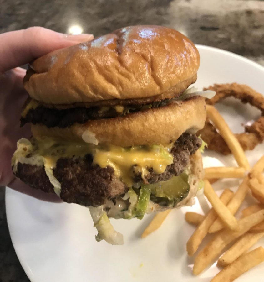 Cheeseburger%E2%80%99s+The+Nation+burger+pays+tribute+to+a+McDonald%E2%80%99s+staple%3A+the+Big+Mac.+Though+this+version+had+more+flavor+and+higher+quality+ingredients%2C+it+still+wasn%E2%80%99t+a+favorite+of+mine.