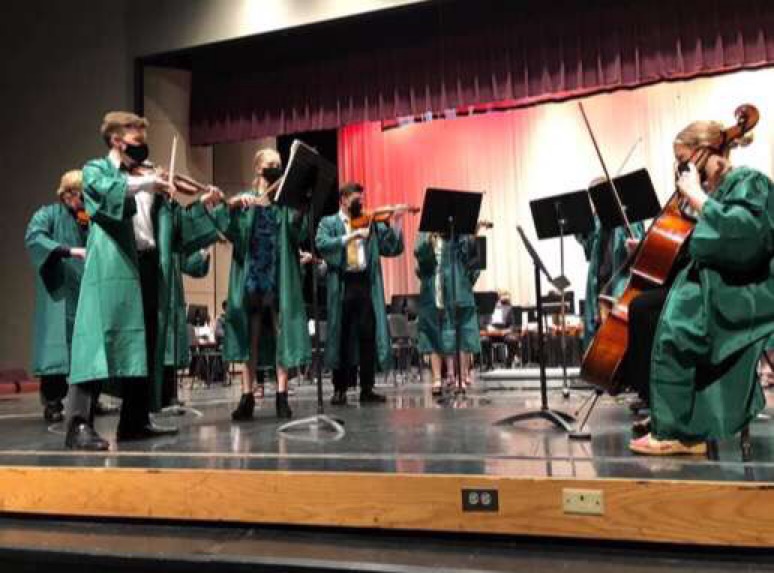 The philharmonic and symphonic orchestras gather together to perform one last time for the season.“The second we started playing, I immediately started thinking about everyone who I’ve played next to and every memory that made [orchestra] that much better,” senior Josephine Geiger-Lee said. “It was bittersweet because the orchestra has changed so much, but also, I’m so proud of everything everyone has accomplished.”