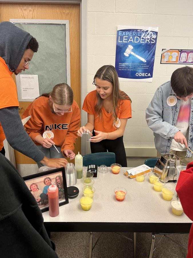 Students+of+business+class+making+frozen+lemonade
